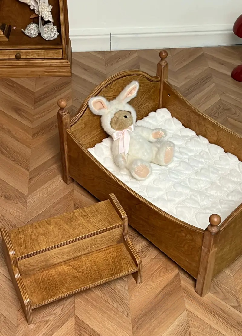 Retro Wooden Pet Bed Overview 18